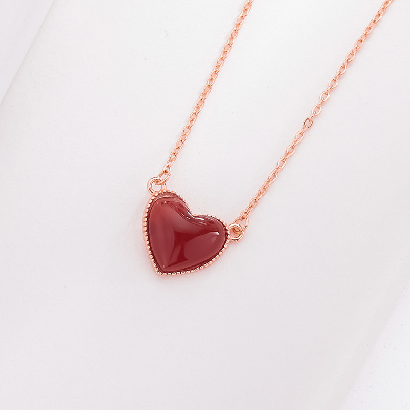Collar de amor rojo S925 plata esterlina luz lujo nicho diseño sentido poco corazón rojo colgante melocotón corazón accesorios clavícula cadena femenina