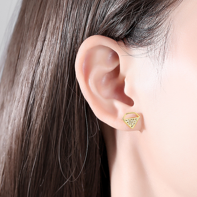 S925 pendientes en forma de diamante de las mujeres creativas diamantes incrustados estilo coreano dulce fresco estilo pequeño diamante en forma de lindo moda en línea pendientes de celebridades