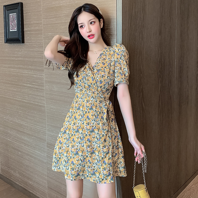 2021新款春夏裙子碎花连衣裙女装复古法式显瘦收腰裙子
