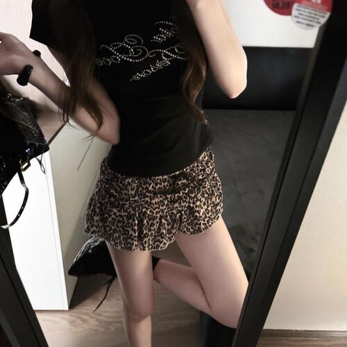 Sweet and Spicy Style Niche Embroidered Short-Sleeve T-Shirt Set for Women Summer Hot Girl Leopard Print Skirt Bodycon Top Instagram