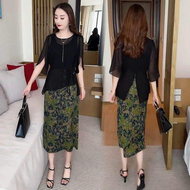 Летнее платье для мамы, благородный новый стиль 2025 года, летняя шифоновая юбка для женщин среднего и пожилого возраста.