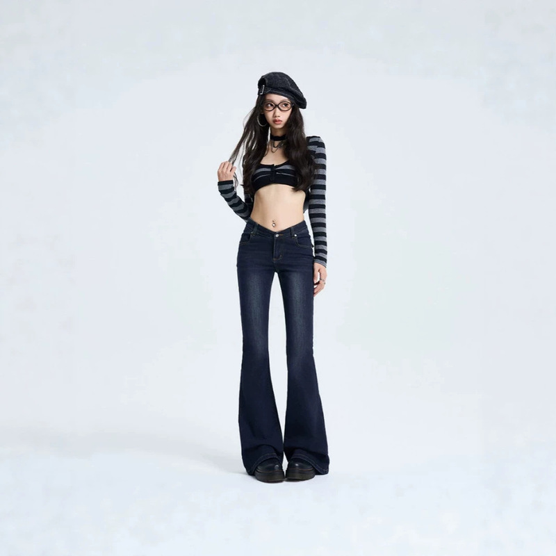 American-style women's jeans, 2026 summer new fashion trend, slim-fit, flattering, versatile low-V-waist flared pants American-style women's jeans, 2026 summer new fashion trend, slim-fit, flattering, versatile low-V-waist flared pants