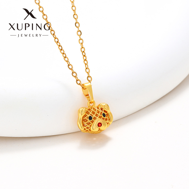 Xuping esmalte lindo perro colgante hueco aleación de cobre chapado en oro estilo chino collar colgante al por mayor mujer