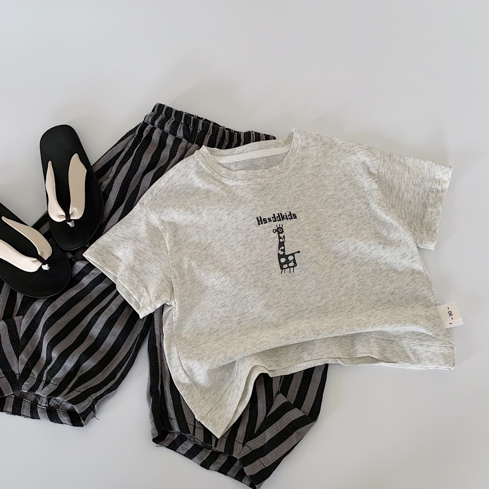 Camiseta para niños Maibao 2025 verano nuevo estilo coreano niños y niñas dibujos animados suéter de manga corta bebé verano al por mayor a