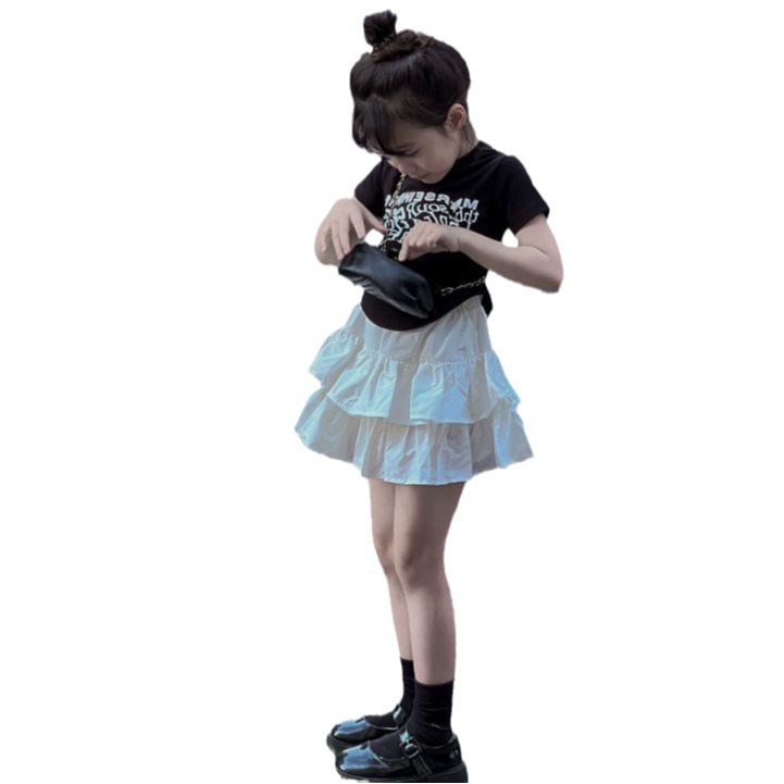 Terno de verão para meninas, estilo fofo, 2024, novo, ocidentalizado, infantil, manga curta, camiseta, moda, saia curta plissada, duas peças_voghion.com