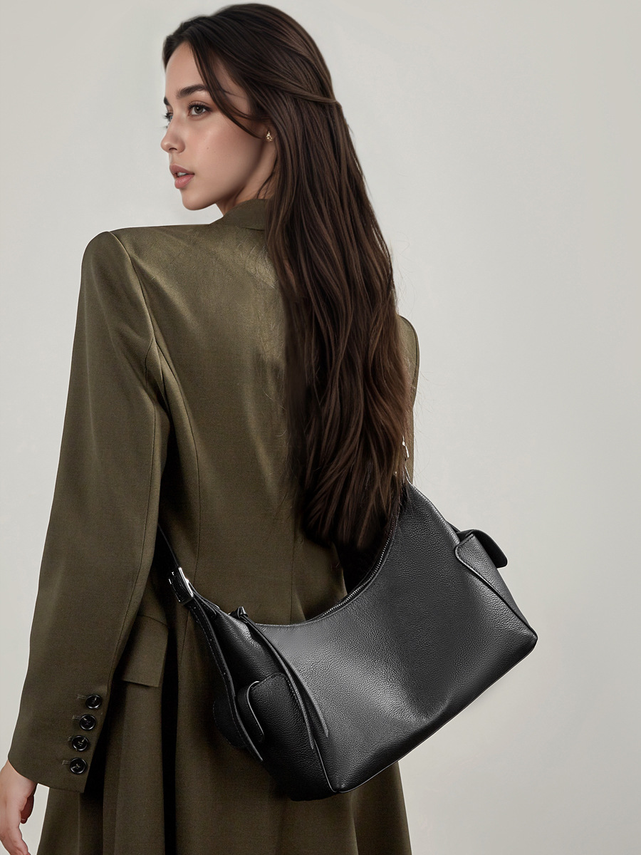 Leather capacious one-shoulder bag one shoulder for leisure