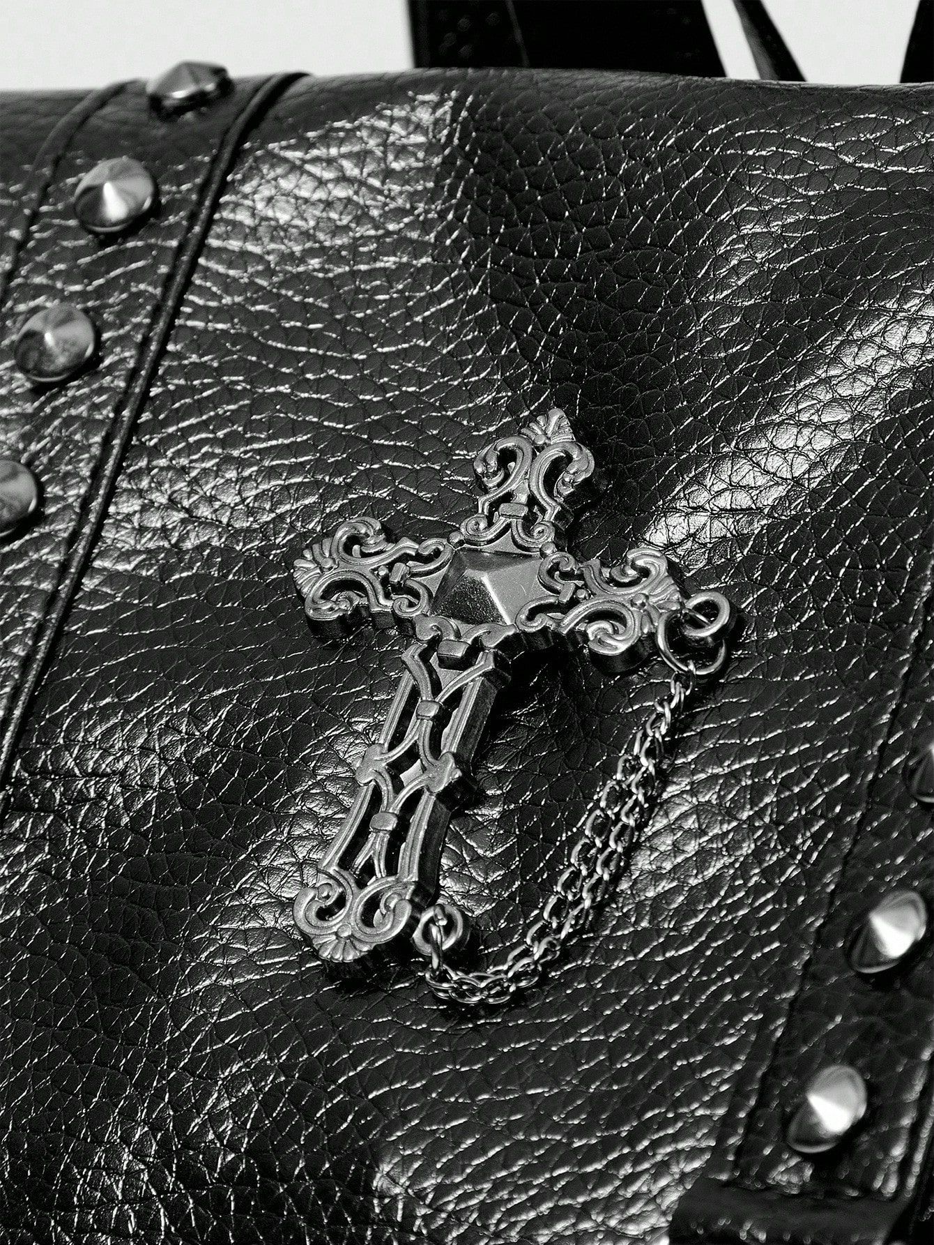 Export Crossborder Wasserstoßkaschierung Litchi-Struktur PU-Leder Nieten Motorradjacke Windbreaker Rucksack Kreuz Doppelschulter Rucksack Großvolumiges Damen-Handtasche
