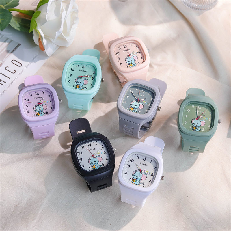 E-commerce ins Cute Silicone Explosions Watch Fashion Luminous Sports Student Square Strap High-value Watch E-commerce ins Cute Silicone Explosions Watch Fashion Luminous Sports Student Square Strap High-value Watch
