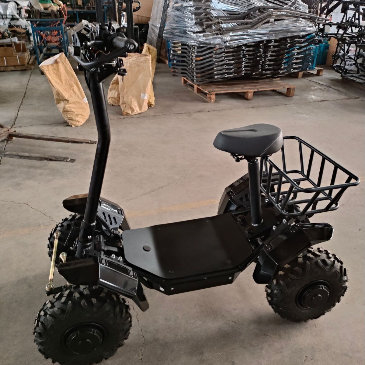 全地形四轮越野电动小滑板车，场地用车，电动滑板车，沙滩滑板车