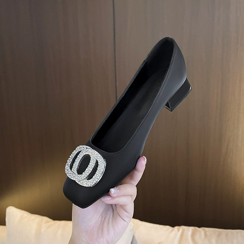 2025 новые одиночные туфли женские толстые каблуки квадратные головы дикие рабочие пригородные женские туфли французские легкие рот большие размеры женские туфли 41-43