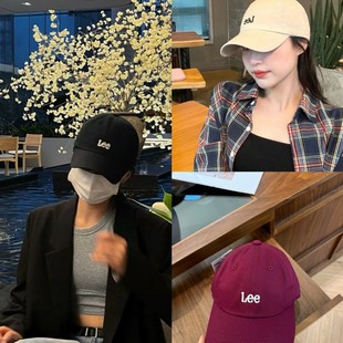 24������n��Lee�̽�С�˰���ñ��H����Ӣ��T��ͬ������ñ��
