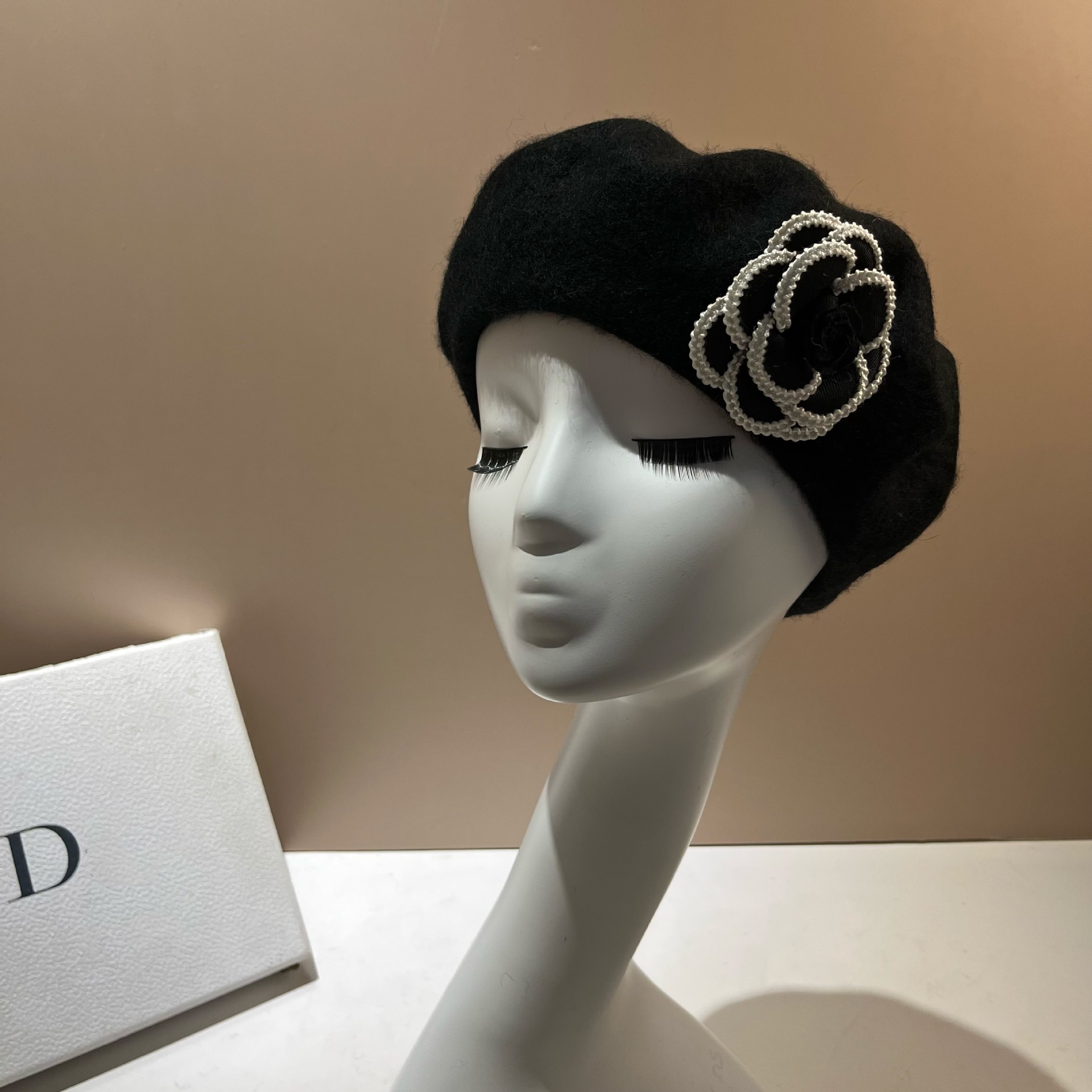 Women's Elegant Sweet Solid Color Flowers Eaveless Beret Hat display picture 1