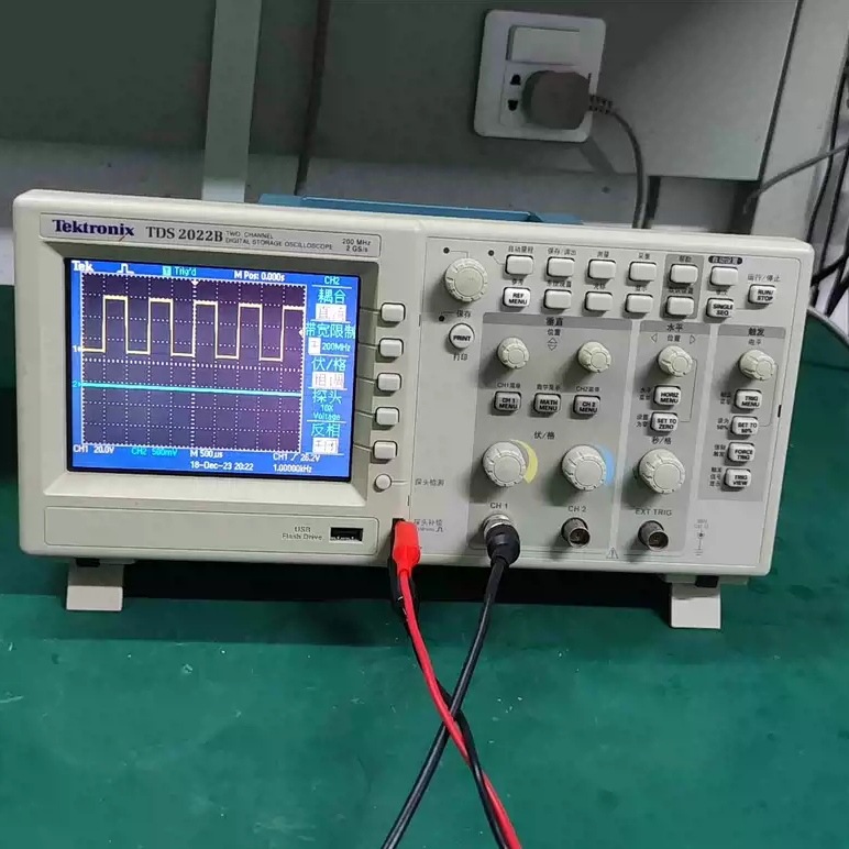泰克Tektronix TDS2014C TDS3014C数字示波器 100M兆四通道开发票