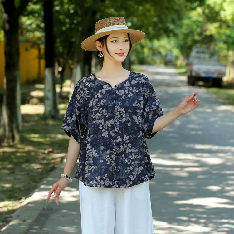 Летние модные топы для мам, рубашки с короткими рукавами среднего возраста, новые летние футболки для женщин среднего и пожилого возраста 2025 года, стильные топы