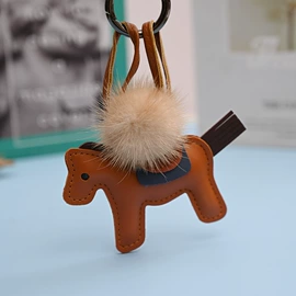 挂饰挂件;钥匙扣;钥匙扣及钥匙扣配件