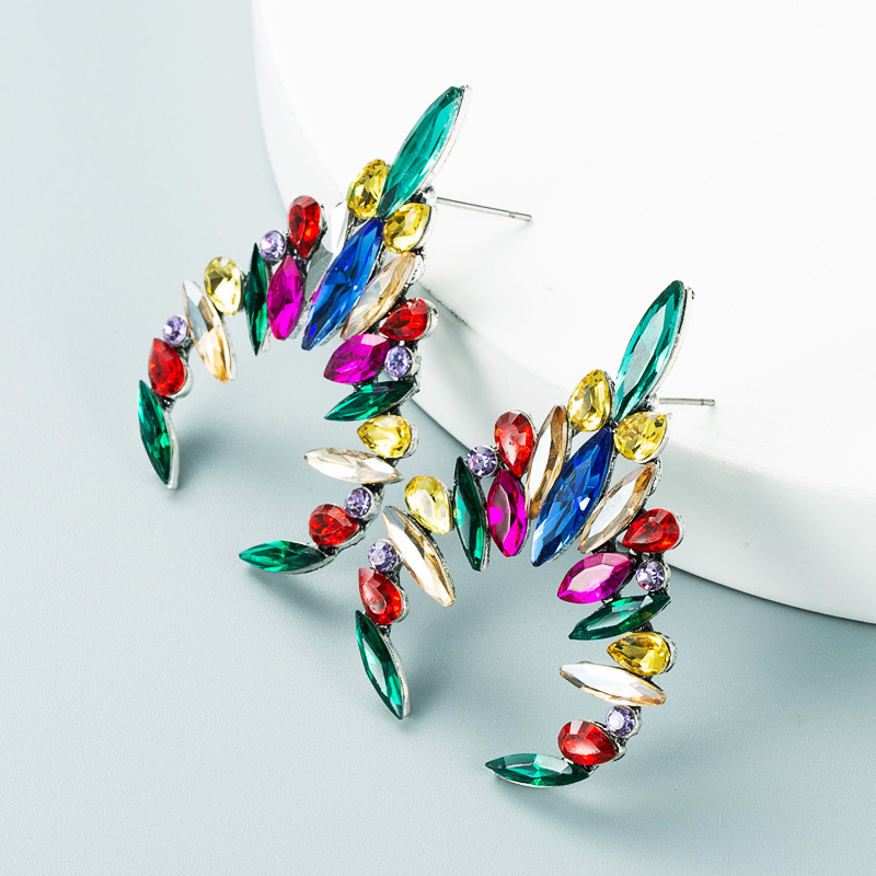 Fashion Ins Cold Style Colorful Rhinestone Full Diamond Geometric Earrings Female European And American High Sense Online Influencer Earrings Wholesale display picture 3