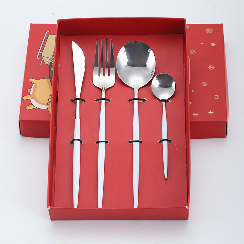 Amazon caja de regalo de Navidad transfronteriza cuchillo de acero inoxidable portugués, tenedor y cuchara conjunto de cuatro piezas cuchillo de carne y tenedor cuchara de comida principal