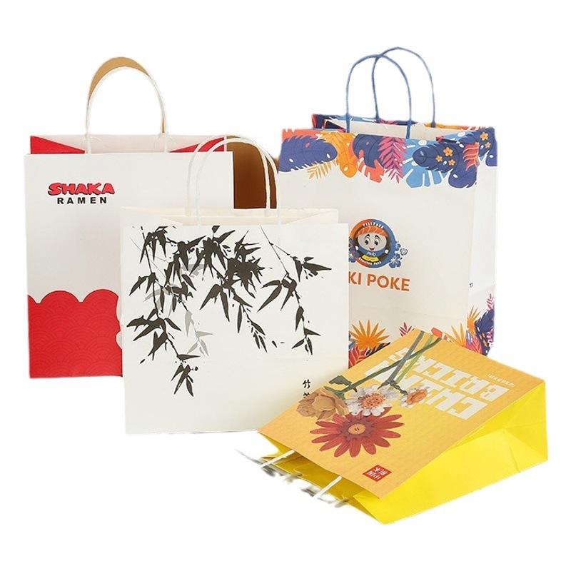 Spot bolsa de mano de papel kraft bolsa de venta para llevar bolsa de embalaje de ropa bolsa de regalo de vacaciones bolsa de papel kraft personalizada