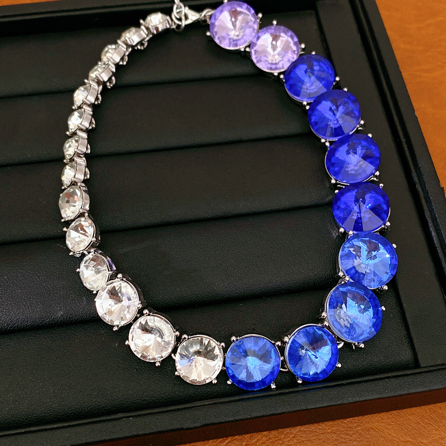 Collar ajustable de diamante redondo gradiente ligero de lujo nicho cadena de clavícula personalidad estilo de moda conjunto de joyería