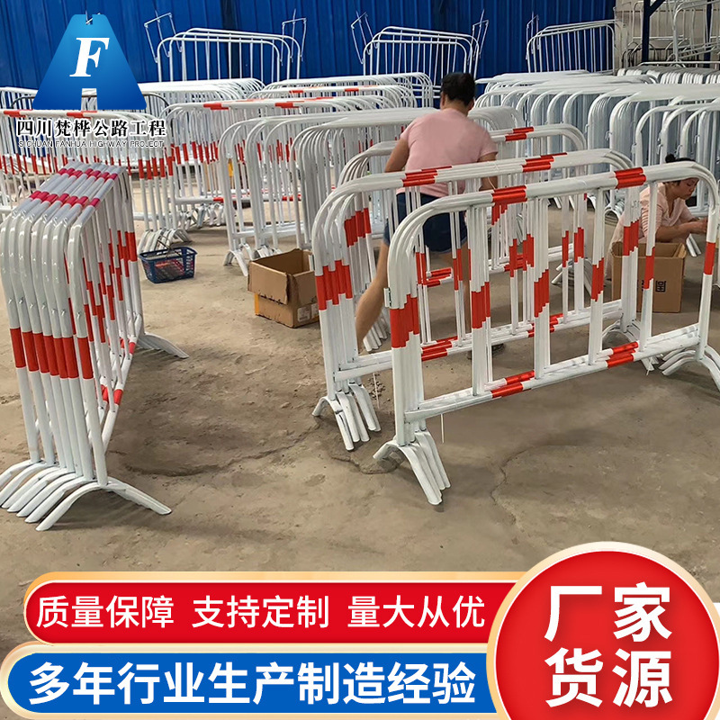 厂家道路施工警示隔离铁马护栏 喷塑市政临时可移动铁马护栏批发
