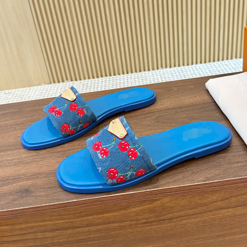 ヨーロッパとアメリカのファッションカジュアルスリッパ 2025 新しい刺繍プリントチェリーレターフラットスリッパビーチ休暇クロスボーダー|undefined