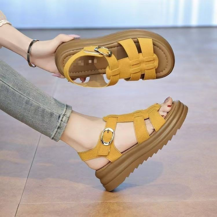 Explosión de soleas gruesas transpirables sandalias Birken para mujeres de verano 2026 nuevos cómodos zapatos casuales planos romanos antideslizantes