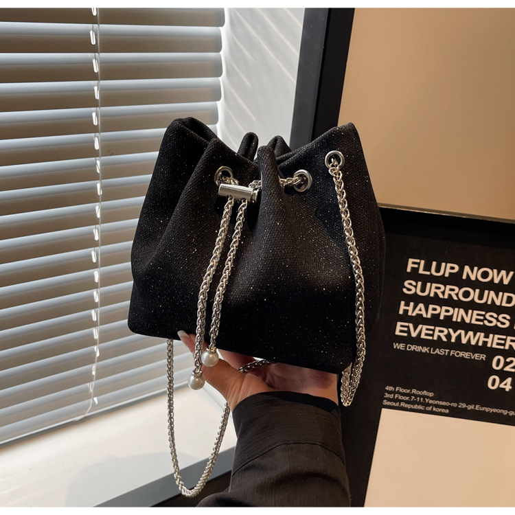 2024 Borsa a tracolla piccola con catena a secchiello versatile e alla moda con alta qualità e nuova borsa a tracolla unica e popolare_voghion.com