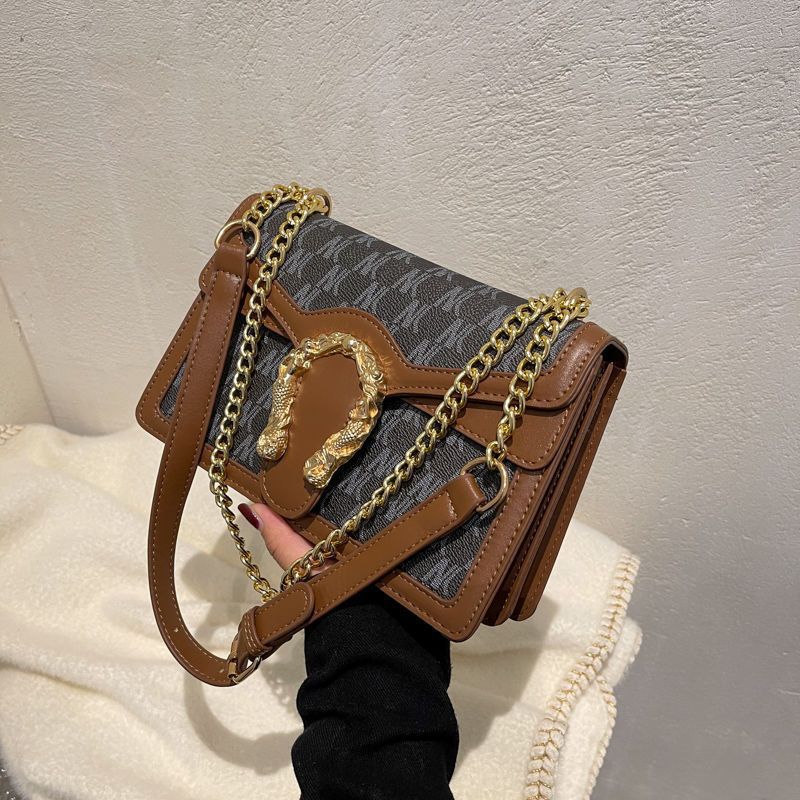 感链条包包女秋冬新款潮时尚大容量女士单肩包百搭斜挎包黑色