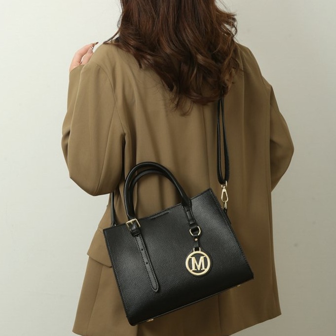 Bolsas de mano al por mayor transfronterizas 2024 nuevas bolsas de lujo ligeras para viajar, bolsas de mujer de gran capacidad, bolsas de mujer de cuero suave.