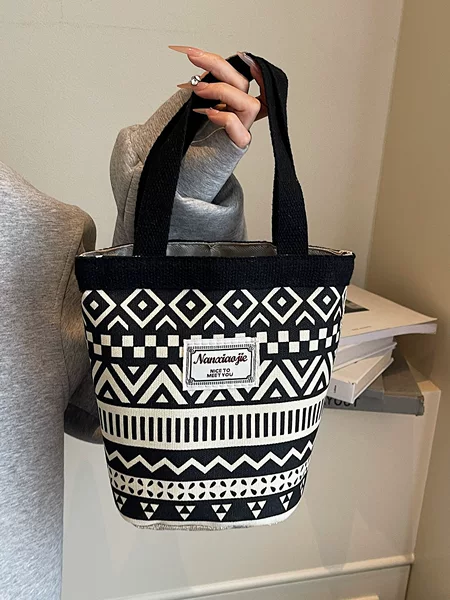 Cross-Border Foreign Trade New Vegetable Basket Canvas Bag Large Capacity Women's Bag Printed Handbag Ethnic Style Literary Bucket Bag