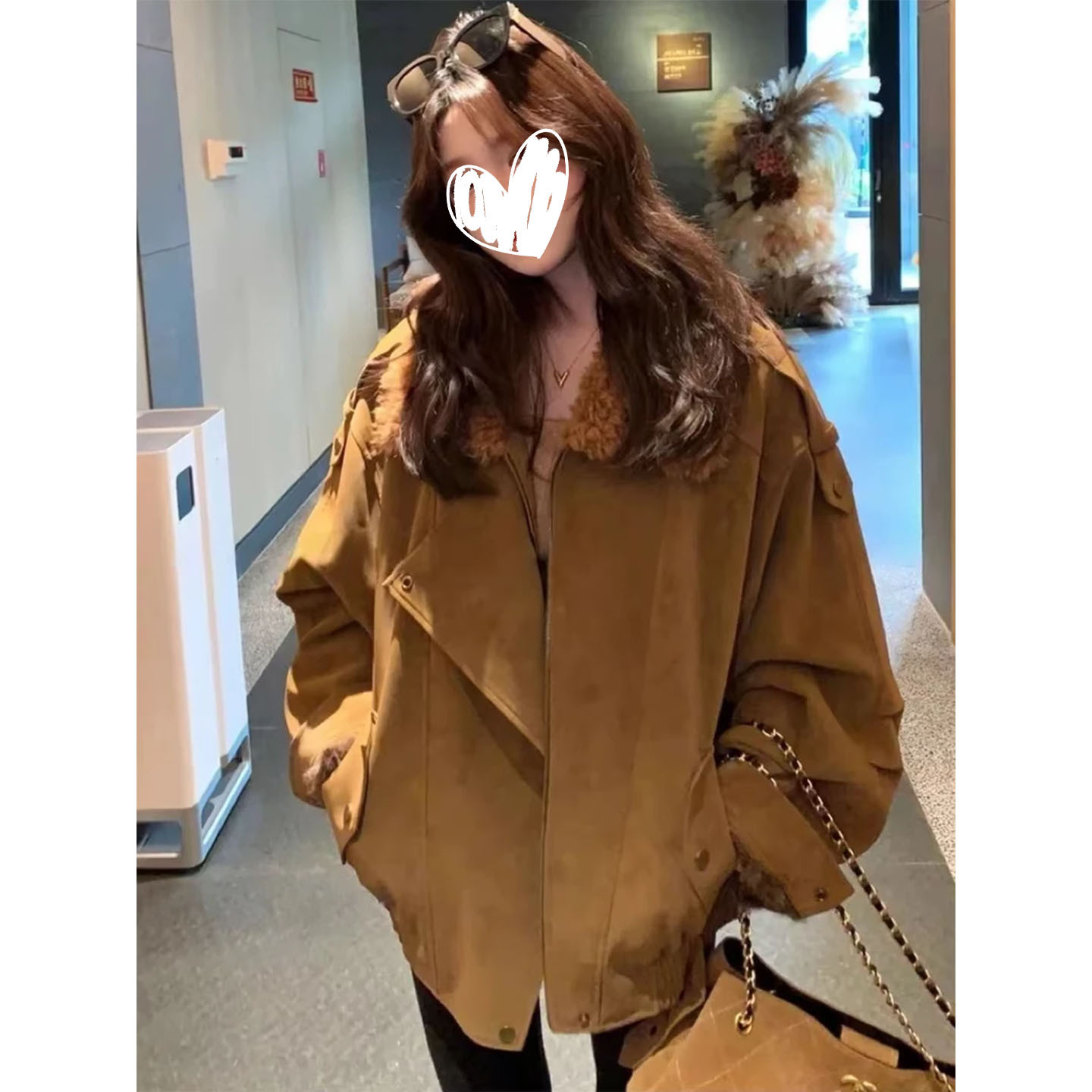 Vintage Melard Style Plush Lapel Short Jacket for Women, New Winter Thickened Warm Loose Motorcycle Jacket Top