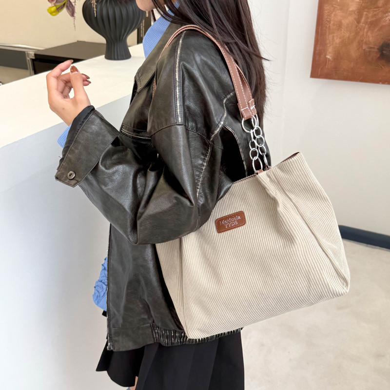 This Year's Trendy Large-Capacity Women's Bags 2026 New Fashion Light Luxury High-Quality Affordable Shoulder Commuter Tote Bag This Year's Trendy Large-Capacity Women's Bags 2026 New Fashion Light Luxury High-Quality Affordable Shoulder Commuter Tote Bag