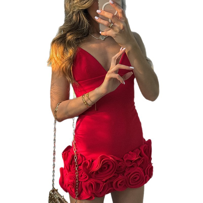 Robe courte élégante en satin pour femme – Robe de cocktail moulante taille haute sans bretelles (rouge cerise, mélange de polycoton extensible, bordure en dentelle florale)_voghion.com