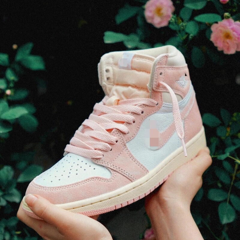 Original Version Aj Men's Shoes with Ghost Face and Reverse Swoosh, Spring and Autumn High-Top Sneakers for Couples, Aj1 Sports Shoes, Basketball Shoes, Women's Shoes Original Version Aj Men's Shoes with Ghost Face and Reverse Swoosh, Spring and Autumn High-Top Sneakers for Couples, Aj1 Sports Shoes, Basketball Shoes, Women's Shoes