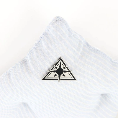 Accessories Triangular Badge, Yaxa sancaqları