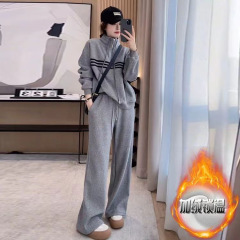 雰囲気のスタンドカラーの厚いデザイン感のストライプの服のスーツの女性の秋のベルベットの広い足のカジュアルなズボンの2つのセット