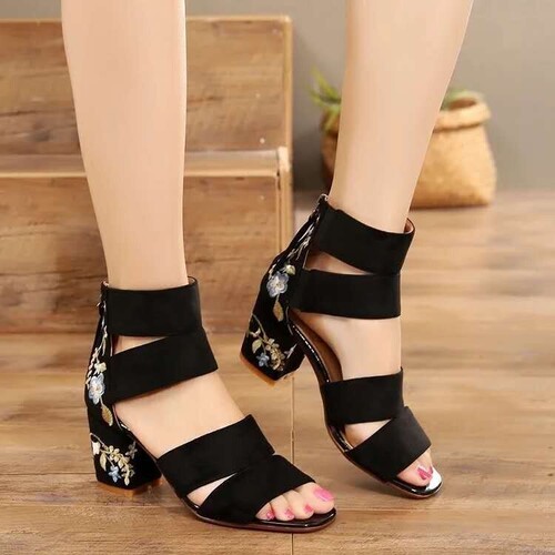 European and American ethnic style embroidered thick medium heel sandals, open toe embroidered elastic band heel, zipper back, large size fashion sandals