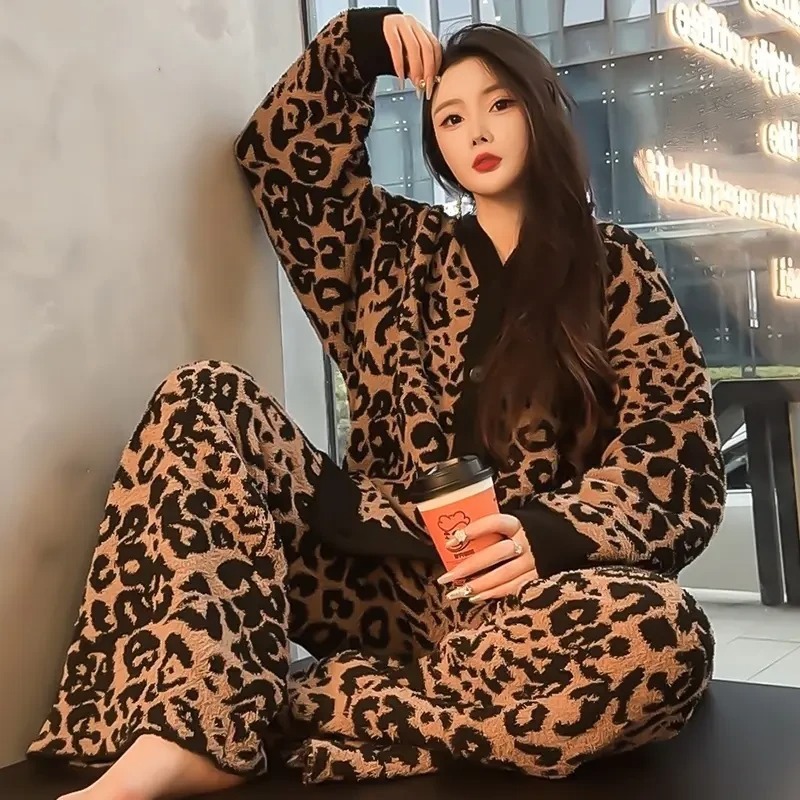 新款睡衣女秋冬珊瑚绒家居服豹纹法兰绒加绒加厚保暖套装可外穿|undefined