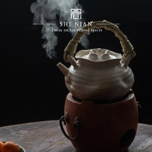 Large Vintage-Style Tea Pot with Handle, Made of Persimmon Material, Suitable for Brewing Tea, Prevents Scalding, and Can Be Used as a Tea Set for Retro Literary Enthusiasts