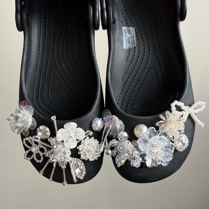 Croc Shoe Accessories DIY Shoe Charms Wholesale Ballet Shoes Mary Jane Hydrangea Flower Beaded Embellishments Croc Shoe Accessories DIY Shoe Charms Wholesale Ballet Shoes Mary Jane Hydrangea Flower Beaded Embellishments