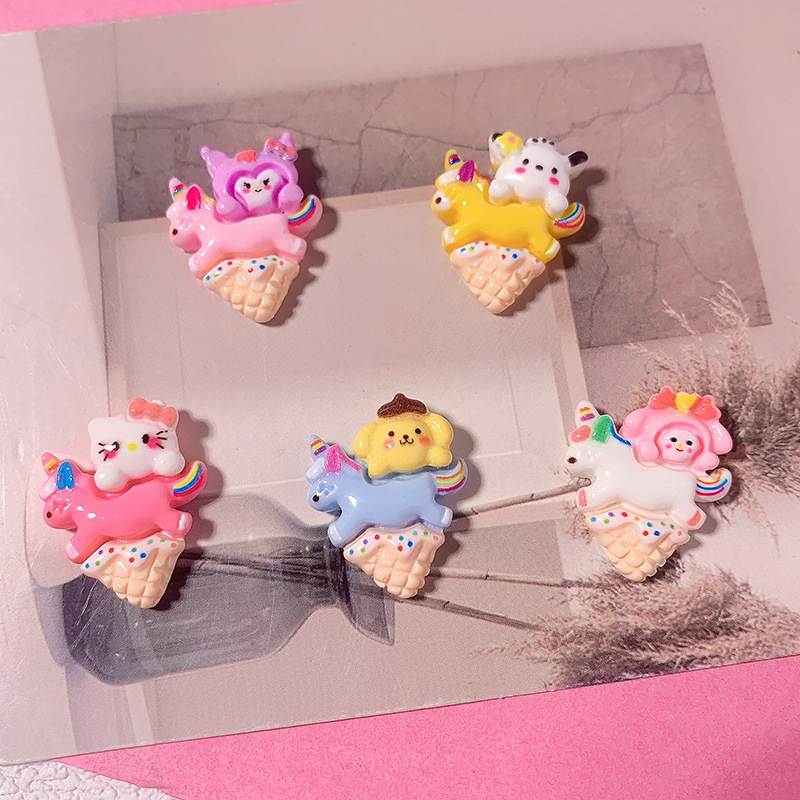 Nuevos dibujos animados Sanrio helado DIY accesorios de resina crema pegamento clip para el pelo caja de teléfono móvil botones de zapatos parches de juego