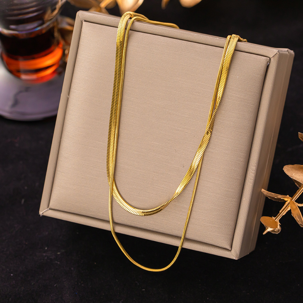 Acero de titanio elegante luz de lujo chapado en oro exquisito collar sin desvanecimiento de las mujeres del todo-fósforo de moda Red Cadena de clavícula de moda fábrica