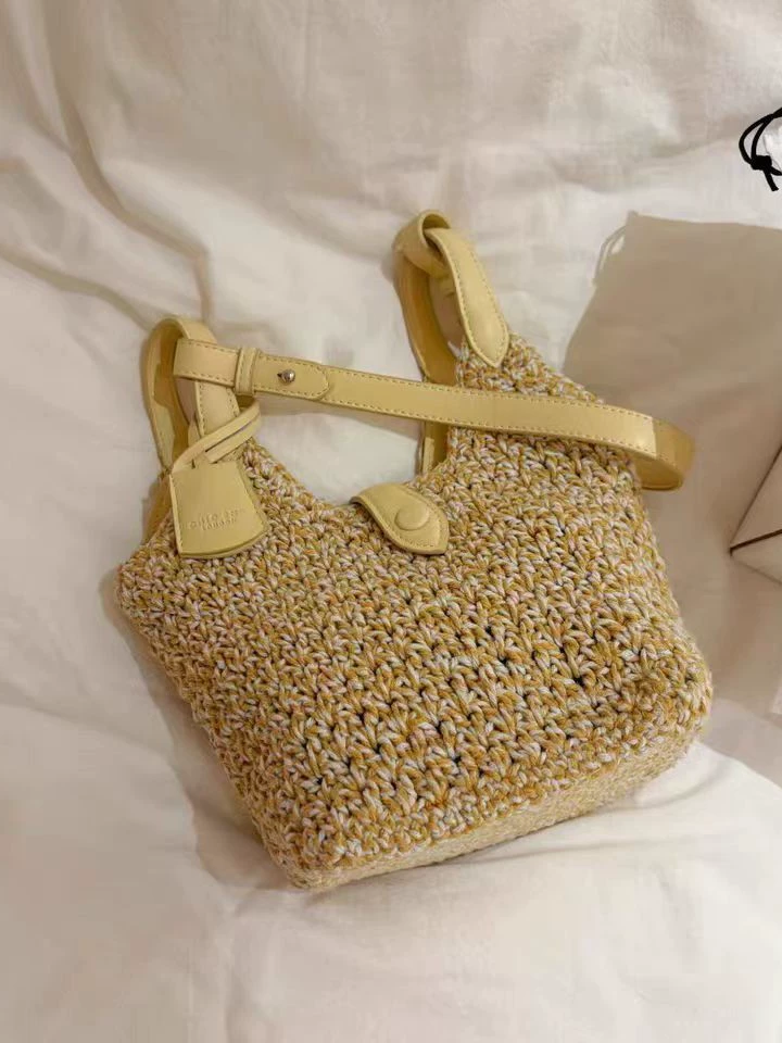 Yellow swan, purse, one-shoulder bag