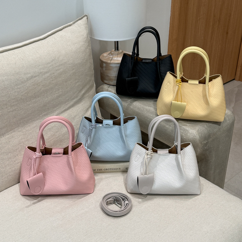 Fresh And Sweet Commuter Shoulder Bag For Women 2026 New Luxury Versatile Handbag Niche Casual Woven Crossbody Bag - Thumbnail 2
