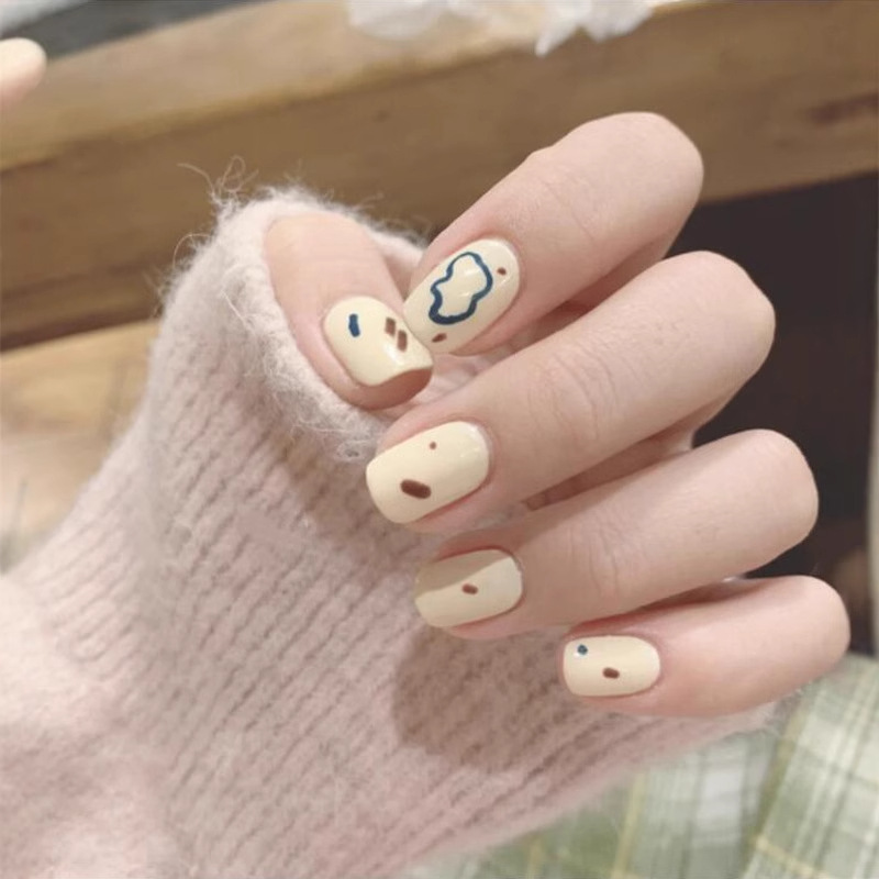 El nuevo parche de uñas lindo Tuya, color claro simple, blanco, uñas, uñas, uñas postizas desmontables, productos terminados