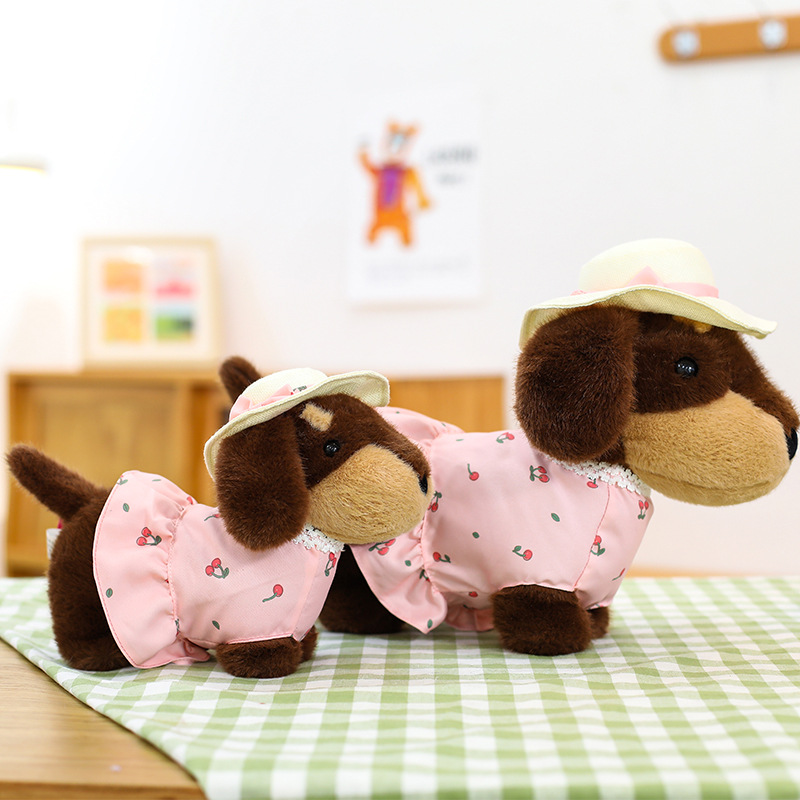Muñeco de Peluche Perro Salchicha con Ropa de Abeja image 7