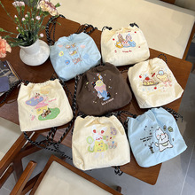 夏季尼龙刺绣帆布小包包女2025新款抽绳斜挎包简约便携手机包