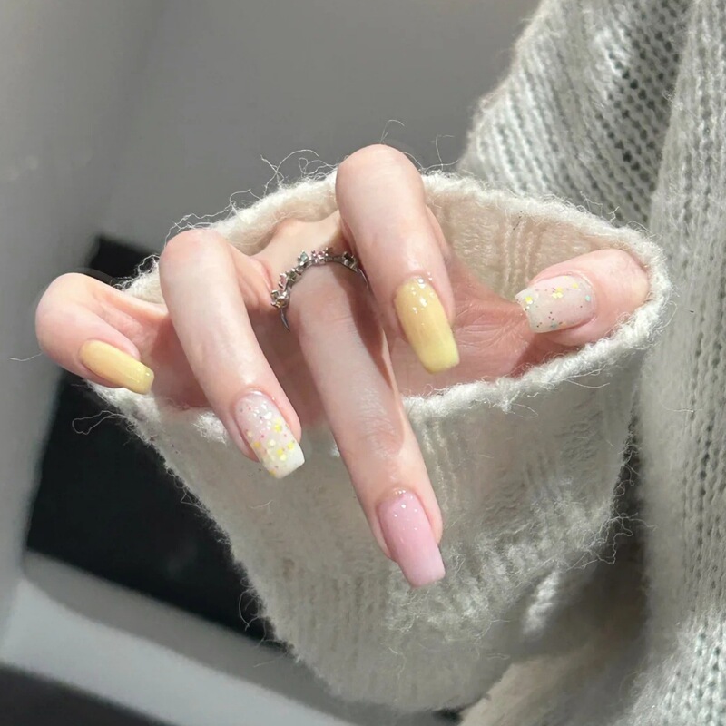 Purely Handmade Wearable Nails, Tender Pink and Cream Contrasting Color, Atmospheric Sequins, Whitening, Gentleness and Versatile Removable Nail Patches