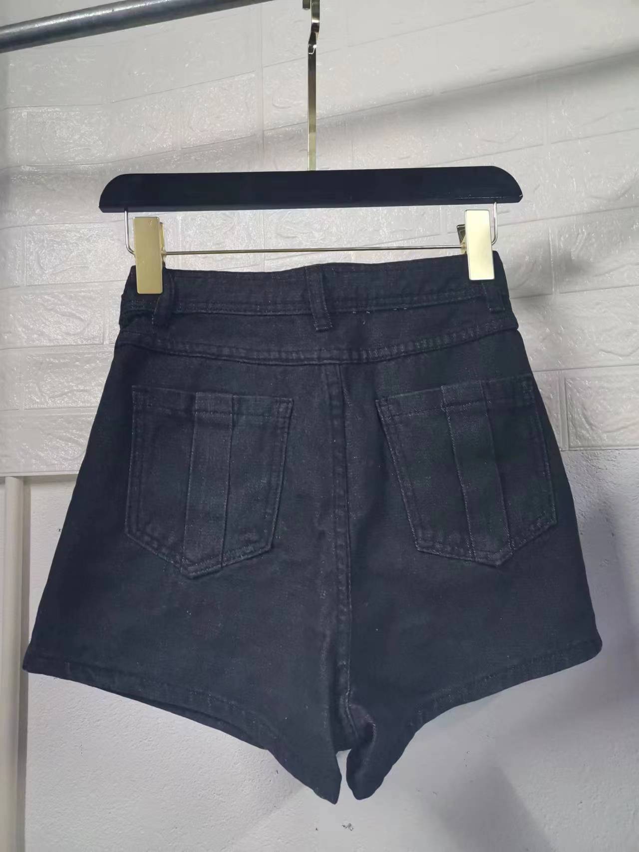 Femmes Du Quotidien Rue Vêtement De Rue Couleur Unie Shorts Bouton Jeans display picture 5