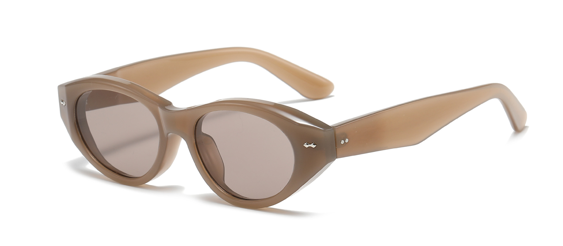 물이 채워진 커피 프레임 커피 조각